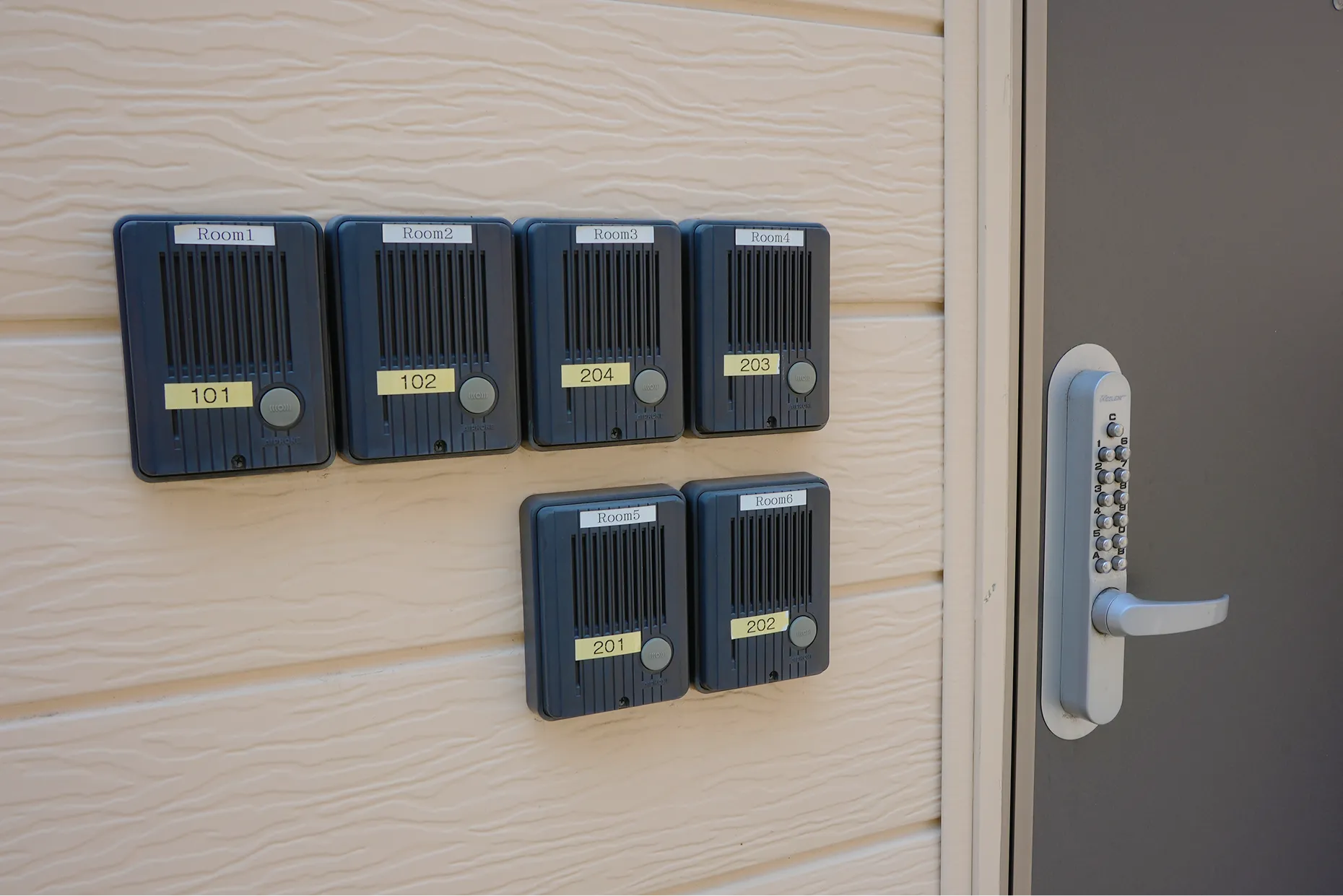 シェアハウスインターホン