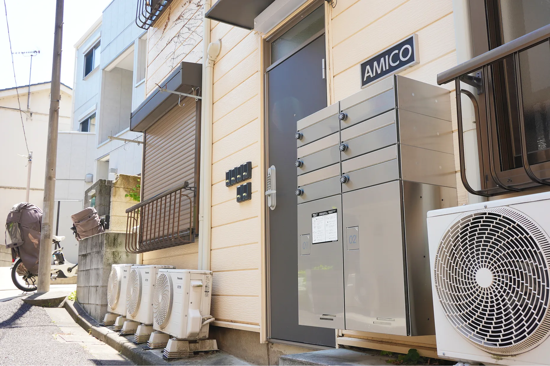 シェアハウス玄関